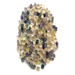 50pcs AAA Grade Qualité Naturel Fluorite Cristal Pierres Précieuses Brutes 4-6MM Minuscule Taille Brute Coloré Fluorite pour Pierres Précieuses Lâches - Product Image 1