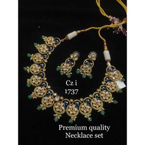 Juego de joyas de moissanita Kundan brillante con esmalte de oro para Diwali Eid y aspecto Navratri disponible al mejor precio - Product Image 2