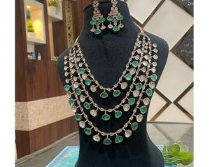 Impresionante Conjunto de Collar con Dijes Multicapa Chapado en Oro, con Cuentas y Moissanita, de Lujo, Elegante y con Brillos Deslumbrantes, de Aspecto Encantador para Mujer - Product Image 1