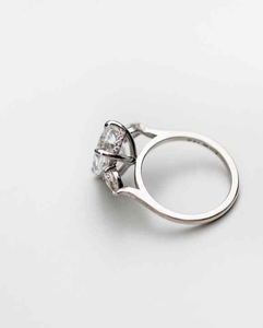 Bague en Moissanite Diamant Bling Dernière Conception 2 Carats VVS DEF pour Femme et Homme, Vente en Gros de Bijoux de Mode, Fabricant Client - Product Image 2