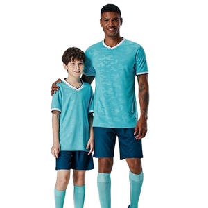 Listado de patrocinadores principales Uniformes de fútbol Calidad tailandesa Venta al por mayor Conjunto de ropa de fútbol impresa por transferencia de calor para adultos Entrenamiento de fútbol barato - Product Image 1