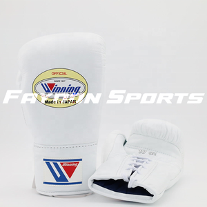 Gants de boxe professionnels en cuir de vache véritable personnalisés, noir et blanc, à vendre, rembourrage doux et confortable, forme de la main - Product Image 3