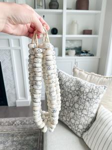 Elegant White Foliage <b>Garland</b> for <b>Outdoor</b> and Indoor Decorations Versatile Design Suitable for Weddings Parties or Home Accents - Product Image 4