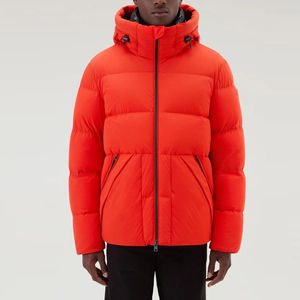 Chaqueta de invierno empacable Puffer Abrigo corto ligero con capucha - Product Image 1