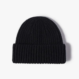 Bonnet à la mode hiver chaud fabriqué OEM de haute qualité Logo personnalisé bonnet tricoté casquettes tissu commun vente unisexe - Product Image 2
