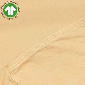 Camiseta orgánica para hombre de color amarillo pálido, jersey de 4,3 oz, flexible y ligera con cuello acanalado - Product Image 4