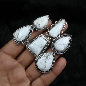 แหวนอัญมณีหินฮาวไลท์สีขาวธรรมชาติทำเครื่องประดับเงินเครื่องประดับแหวนคอลเลตดีไซเนอร์สำหรับขายปลีก - Product Image 4