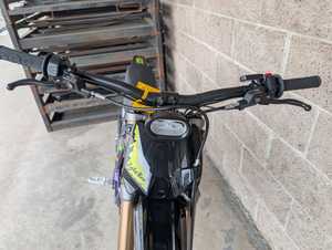 Nueva motocicleta eléctrica Surrons 2025, motocicleta Light Bee Purple X, opciones de financiación - Product Image 2