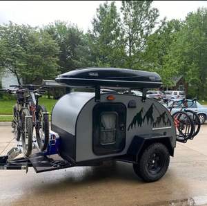 Remorque de camping-car en aluminium en forme de larme tout-terrain. - Product Image 1