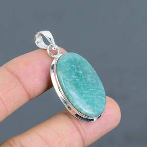 Elegante Colgante Clásico de Plata de Ley 925 con Corte Ovalado en Forma de Corazones y Piedra Preciosa Amazonita para Regalos de Aniversario - Product Image 4