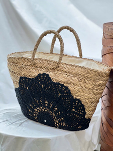 Bolso de mano hecho a mano de hierba de juncia natural abierto ecológico hermoso diseño de flores dos asas perfectamente alineadas siguiendo lo último - Product Image 4