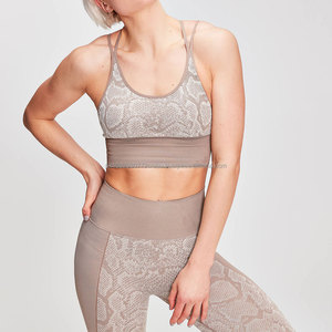 Sujetador de yoga sublimado completamente a prueba de golpes para mujer con tamaño personalizado espalda cruzada transpirable Push-Up y Sujetador deportivo de secado rápido para fitness - Product Image 1