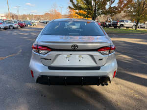 2026 para SE FWD Sedán Nuevo Manual/Automático Gasolina/Gasolina Volante a la Izquierda Interior Oscuro Neumáticos R15/R16 - Product Image 4