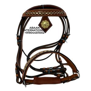 ชุดอุปกรณ์ขี่ม้าหนังแท้พรีเมียม ประดับคริสตัล เพชร หินเทียม พร้อมบังเหียนบุนุ่ม - Product Image 4
