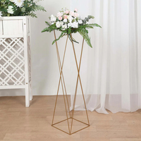 Vente chaude or grand support de fleurs pour la décoration de table de fête de mariage pièce centrale support de fleurs en métal exportateur de l'inde