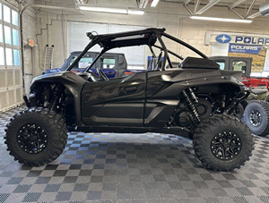 Prêt à être expédié : Teryx KRX 1000 Blackout Edition 2025 - Product Image 2