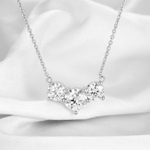 Corazón flechas corte Moissanite colgante gargantilla collar 14K oro calidad plata colgante collar para mujer - Product Image 1