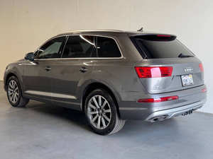 Utilisé 2018 A-ud-i Q-7 3.0T LHD - Product Image 5