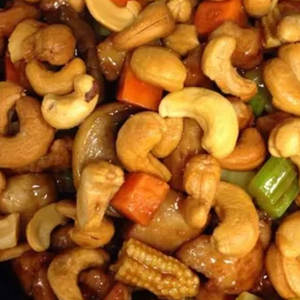 W450 Noix de cajou Noix de cajou blanches entières et crues Kaju Prix compétitif Noix de cajou naturelles sans coque Emballage OEM/ODM sous vide - Product Image 3