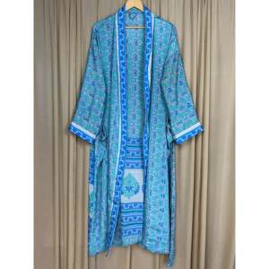 Vestido de Playa Boho Chic Vintage para Mujer, Hecho con Sari de Seda Reciclada, para Usar en Resorts, Casa o como Traje de Baño - Product Image 5