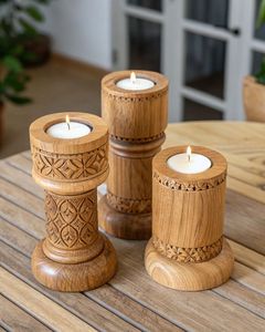 Soporte de vela de madera de acabado natural para un estilo interior en tonos tierra con elegancia rústica y encanto atemporal - Product Image 3