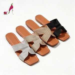 Damen Geflochtene Sandalen mit überkreuzten Riemen, eckiger offener Zehenpartie, gepolstert, weich, flach, für den Alltag, Date-Night, Slipper, Sommer - Product Image 1