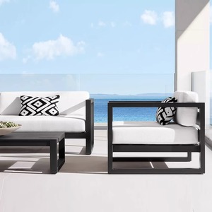 Juego de Sofás Seccionales de Lujo para Exteriores con Estructura de Aluminio, Muebles de Terraza Contemporáneos para Villa, con Detalles Modernos de Teca Sólida - Product Image 2