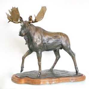 FrostBloom, figurita navideña elegante, escultura navideña para decoración festiva del hogar y exhibiciones de temporada - Product Image 2