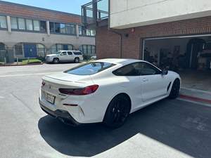 BMW M850i xDrive Coupé AWD Plus 2022 d'occasion en excellent état, sans accident, conduite à gauche/droite - Product Image 5