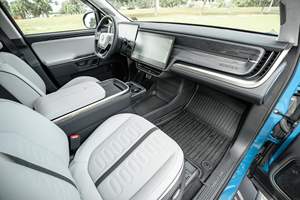 Meilleur budget 2024 Rivian R1T Adventure Edition, autonomie de 410 milles, performance à double moteur AWD, pack de batterie maximal - Product Image 6