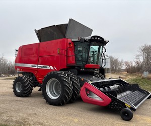 รถเกี่ยวข้าว MASSEY FERGUSON มือสองสำหรับขาย เหมาะสำหรับเก็บเกี่ยวข้าว ข้าวโพด ข้าวสาลี มันฝรั่ง ถั่วลิสง พร้อมอุปกรณ์ปอกกระเทียมและชิ้นส่วนเครื่องยนต์ - Product Image 4