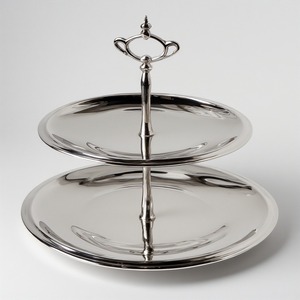 Soporte de pastel de metal chapado en plata antigua con artesanía de primera calidad, ideal para salones de banquetes, bodas y estilo de eventos - Product Image 1