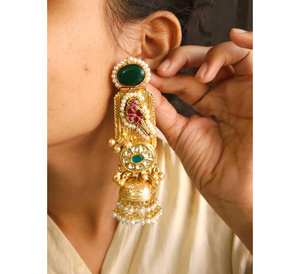 Boucles d'oreilles élégantes en forme d'oiseau plaquées or, faites à la main, pour femmes, accessoires légers et magnifiques, design personnalisé, à porter pour un mariage, Jumka - Product Image 1