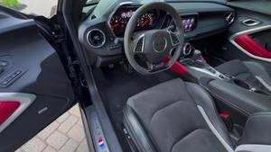 Chevrolet Camaro 2SS Coupé Automatique 2024 d'occasion, conduite à gauche, jantes R15, cuir foncé, puissance définie, dominant sur la route, puissance construite, StreetMachine, en vente - Product Image 2