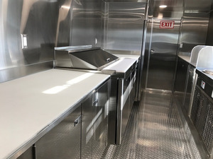 Camion de restauration rapide mobile multifonctionnel entièrement équipé de bonne qualité avec cuisine complète, remorques conduites pour la vente de bonbons et de produits BBQ - Product Image 3