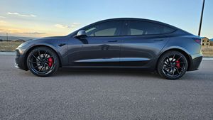 Tesla Model 3 Performance 2024 con Doble Motor Eléctrico, Tracción en las Cuatro Ruedas (AWD), Techo Panorámico de Cristal, Sedán Automático - Product Image 6