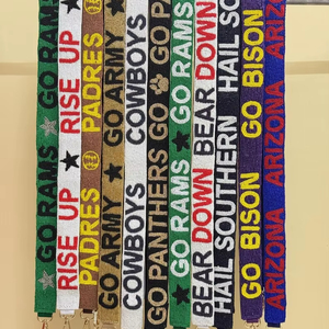 สายกระเป๋าประดับลูกปัดแบบสั่งทำพิเศษ ดีไซน์ลูกปัดเม็ดเล็กสำหรับกระเป๋าถือและกระเป๋าสะพายสำหรับใช้ในชีวิตประจำวัน ดีไซน์ม้วนเก๋ไก๋จาก glowin fashion - Product Image 1