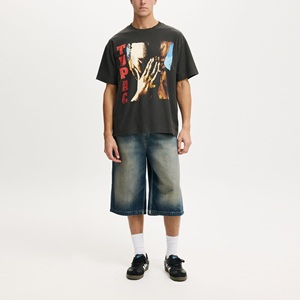 Camiseta de Moda Urbana de Algodón Grueso con Logotipo Personalizado, Estilo Casual con Hombros Caídos y Estampado Gráfico - Product Image 4