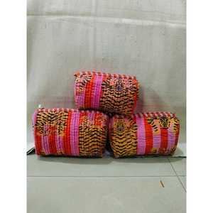 กระเป๋าเครื่องสำอางสไตล์โบฮีเมียนแบบจัยปุรี ขนาดใหญ่ ผ้ากำมะหยี่ ปักลายสวยงาม พกพาสะดวก ซิปปิดนุ่มนวล พร้อมหูหิ้ว ดีไซน์ทันสมัย - Product Image 1