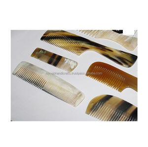 Peines de cuerno tradicionales de peso ligero de alta demanda elegancia atemporal para peinar el cabello disponible en exportación desde India - Product Image 1