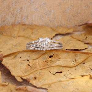 แหวนเพชรโมอิสก้านผ่าหัวใจสำหรับผู้หญิงทอง18K สำหรับงานแต่งงานเจ้าสาวและสัญญาว่าจะขอเครื่องประดับเพชรสีขาว - Product Image 1