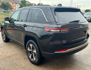 Jeep Grand Cherokee 4xe 4WD Híbrido SUV 2024 Usado en Excelentes Condiciones - Product Image 6