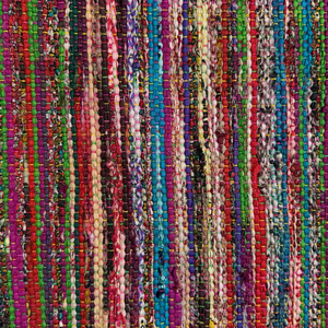 Alfombras de trapo de seda Sari ecológicas hechas a mano, multicolor, vibrante, lavable, tejido artesanal, algodón sostenible, seda Sari reciclada - Product Image 1