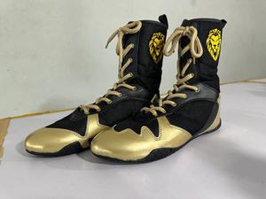 Chaussures de boxe personnalisées légères et élégantes et à la mode de haute qualité directement de l'usine pour la lutte et la boxe - Product Image 5