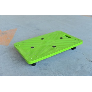 Carro de plástico de alta capacidad de 200 libras, polipropileno ligero, cuatro ruedas, enfoque suave, Plataforma para todas las direcciones - Product Image 2