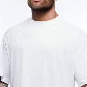 T-shirt à col rond pour homme en coton doux, idéal pour un usage quotidien confortable ou un look personnalisé - Product Image 6