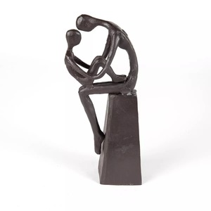 Mère et enfant tendre étreinte Sculpture en métal couleur noire enduit en laiton support stable Accents décoratifs pour la maison décor de Table - Product Image 6