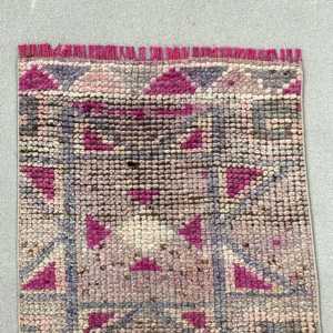 Alfombra Turca de 1.7x4.6 pies, Alfombra Vintage, Alfombra Gris con Diseño de Patchwork de Lana - Product Image 5