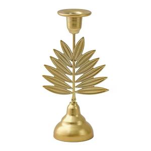 Décoration de table romantique de luxe léger de style européen Ornements de chandelier décoratifs simples pour dîner aux chandelles rétro - Product Image 1