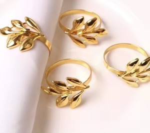 Nouveaux ronds de serviette ensemble de 4 décoration de mariage maison hôtel décor dessus de table meilleure vente doré fini rond de serviette - Product Image 1